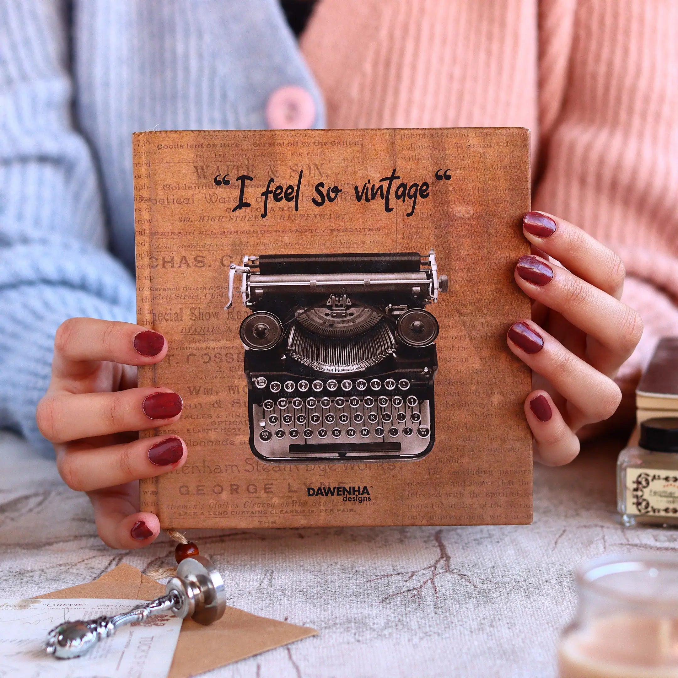 I feel so vintage Notebook Dawenha | دونها